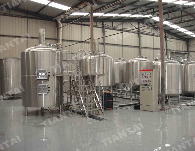 Brasserie de microbrasserie chauffée à la vapeur de 2000L installée à chengdu en chine